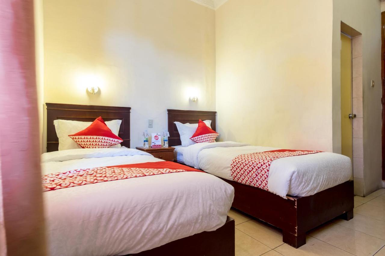 Oyo 1030 Hotel Bumi Asih Medan Kültér fotó