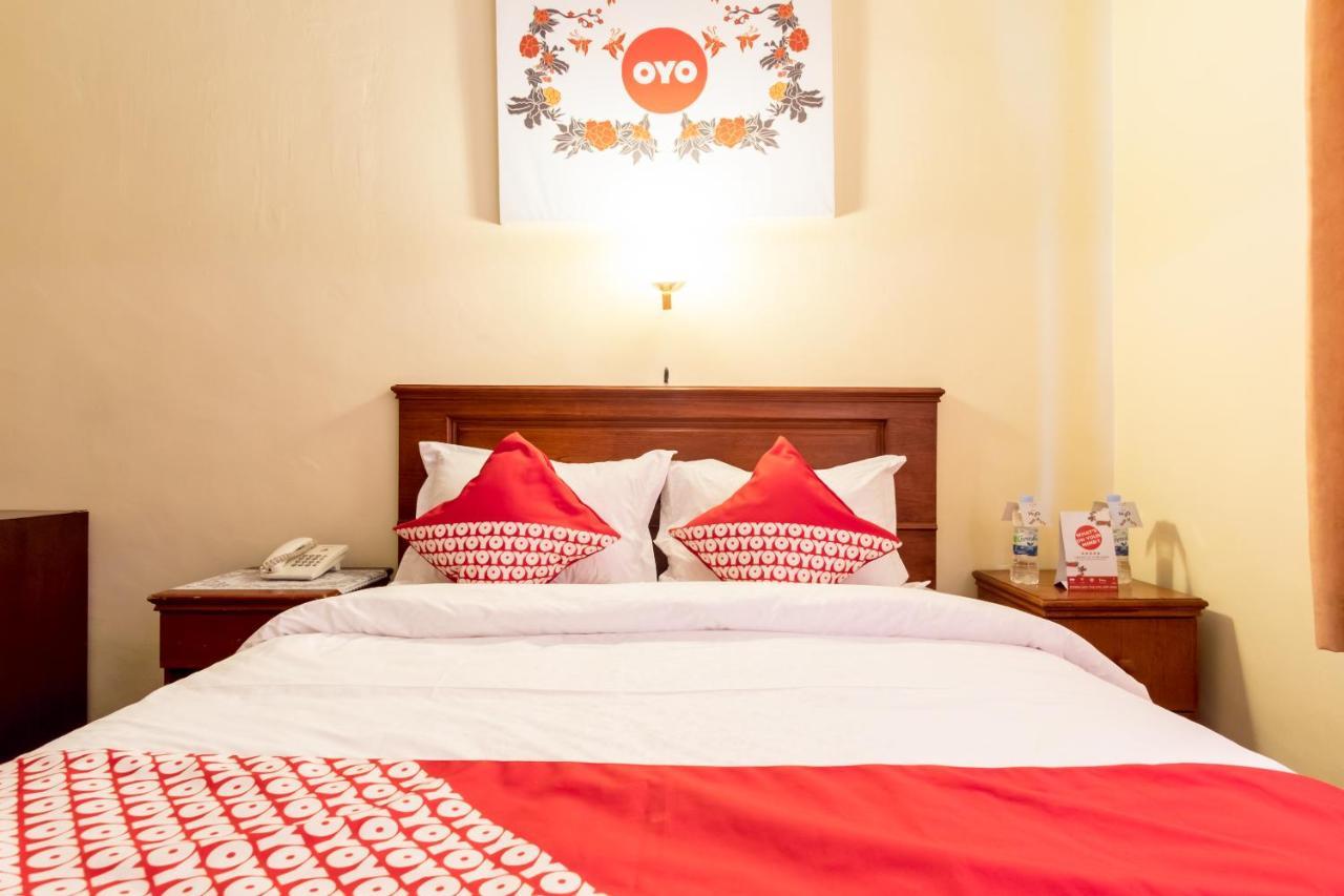 Oyo 1030 Hotel Bumi Asih Medan Kültér fotó