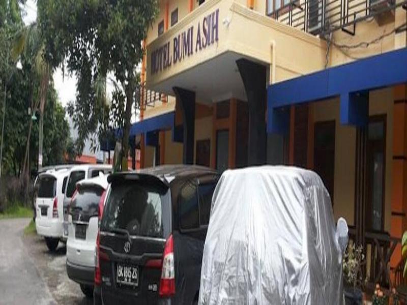 Oyo 1030 Hotel Bumi Asih Medan Kültér fotó