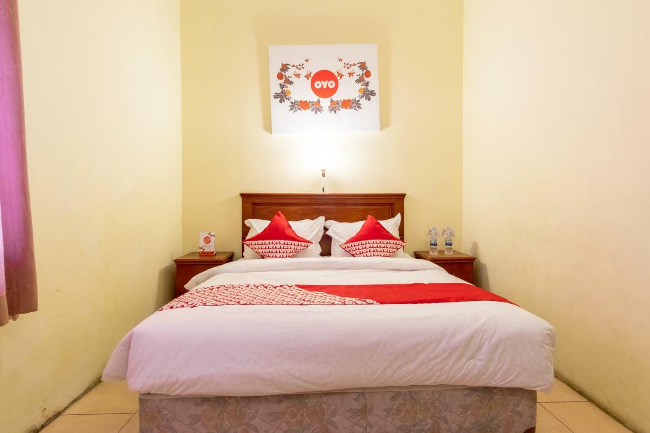 Oyo 1030 Hotel Bumi Asih Medan Kültér fotó