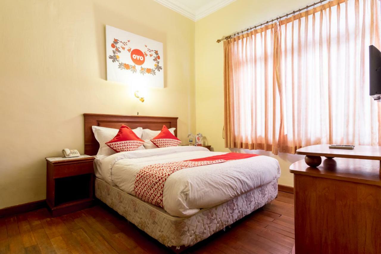 Oyo 1030 Hotel Bumi Asih Medan Kültér fotó