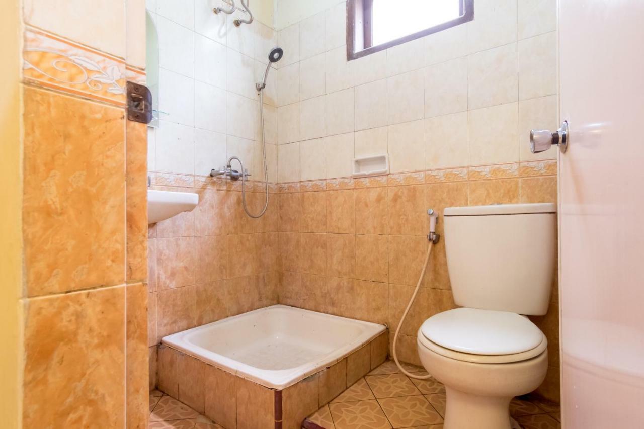 Oyo 1030 Hotel Bumi Asih Medan Kültér fotó