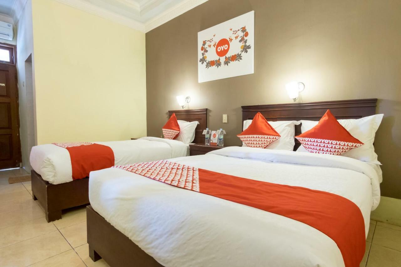 Oyo 1030 Hotel Bumi Asih Medan Kültér fotó
