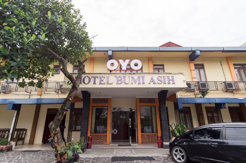Oyo 1030 Hotel Bumi Asih Medan Kültér fotó