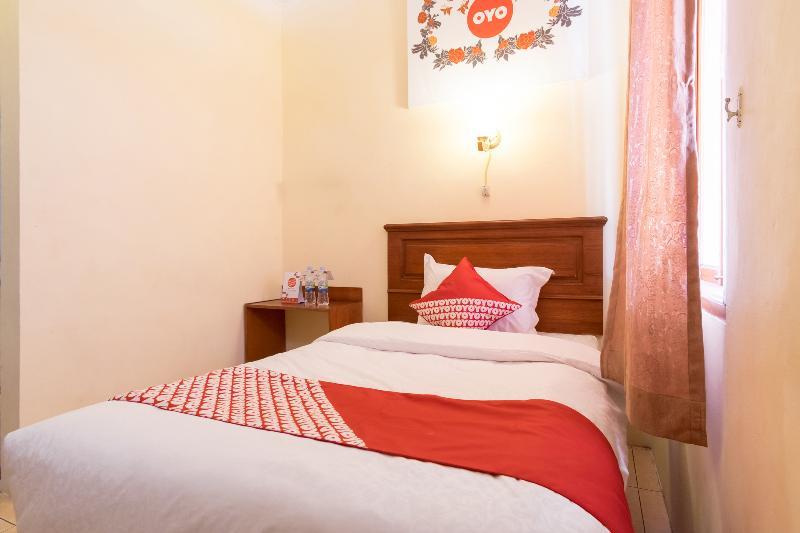 Oyo 1030 Hotel Bumi Asih Medan Kültér fotó